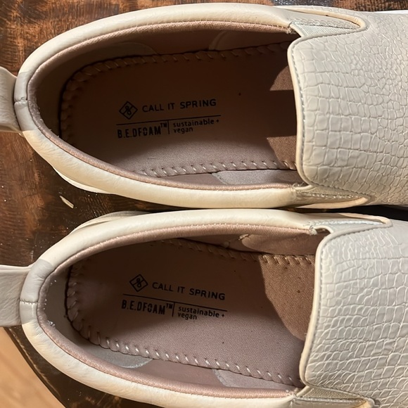 Slip on Shoes - Picture 4 of 5